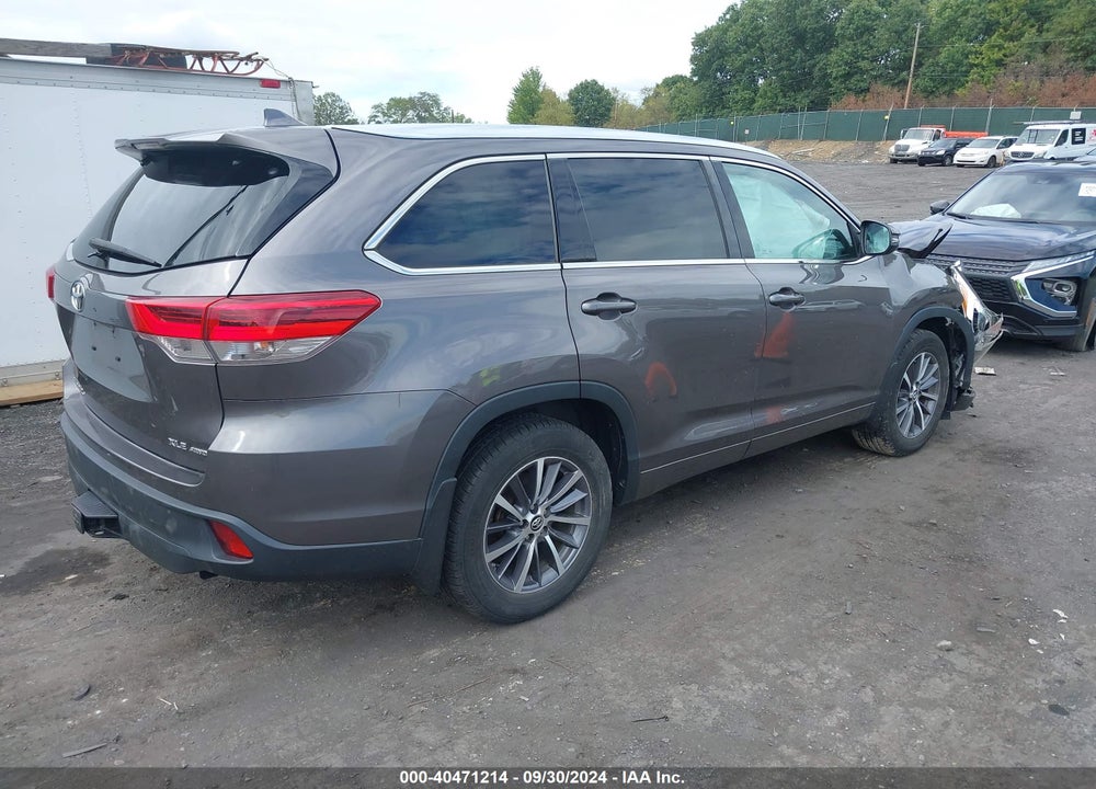 2017 TOYOTA HIGHLANDER XLE VIN: 5TDJZRFH1HS432634