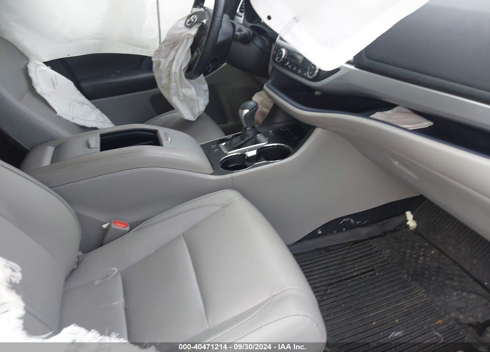 2017 TOYOTA HIGHLANDER XLE VIN: 5TDJZRFH1HS432634
