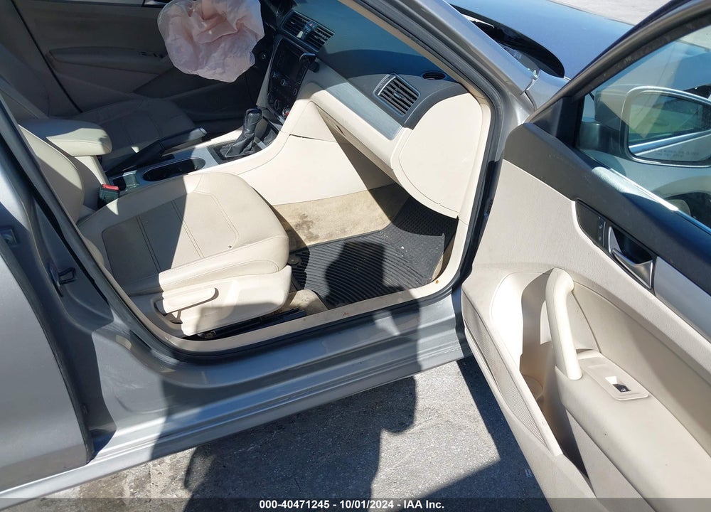 2013 VOLKSWAGEN PASSAT 2.5L SE VIN: 1VWBP7A38DC081742