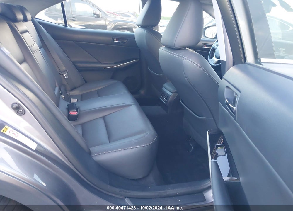 2016 LEXUS IS 350 VIN: JTHBE1D27G5024108