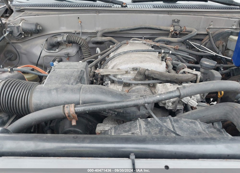 2000 TOYOTA TUNDRA SR5 V8 VIN: 5TBBT4411YS123494