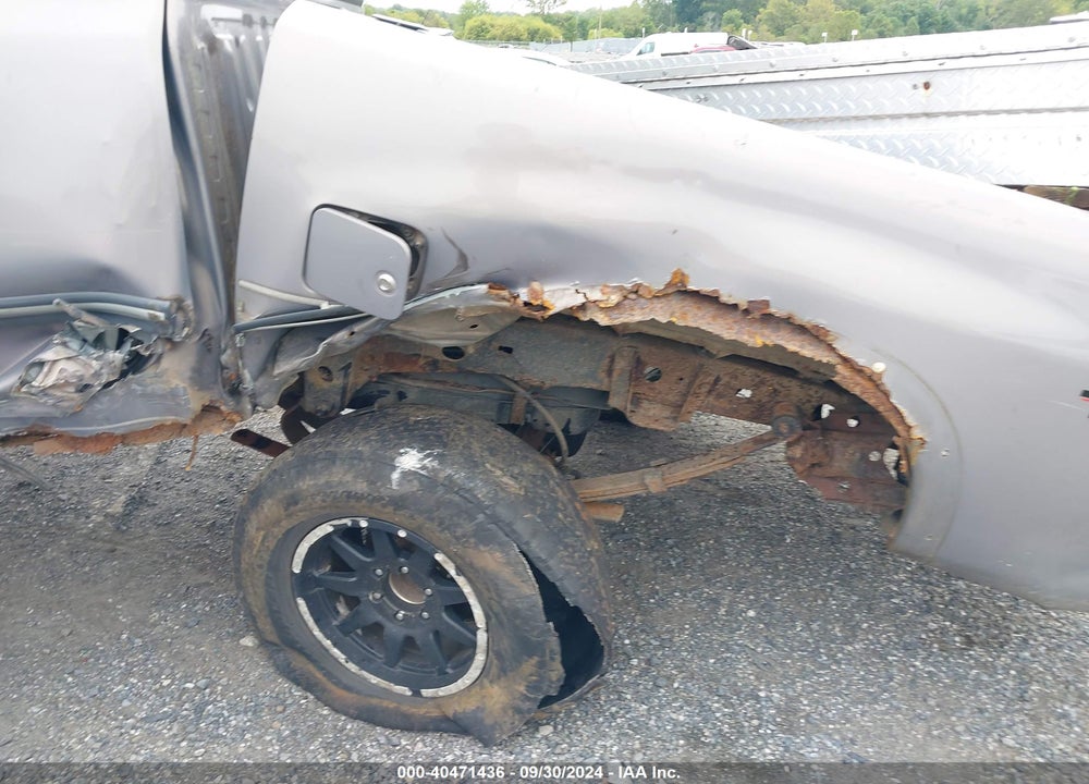 2000 TOYOTA TUNDRA SR5 V8 VIN: 5TBBT4411YS123494