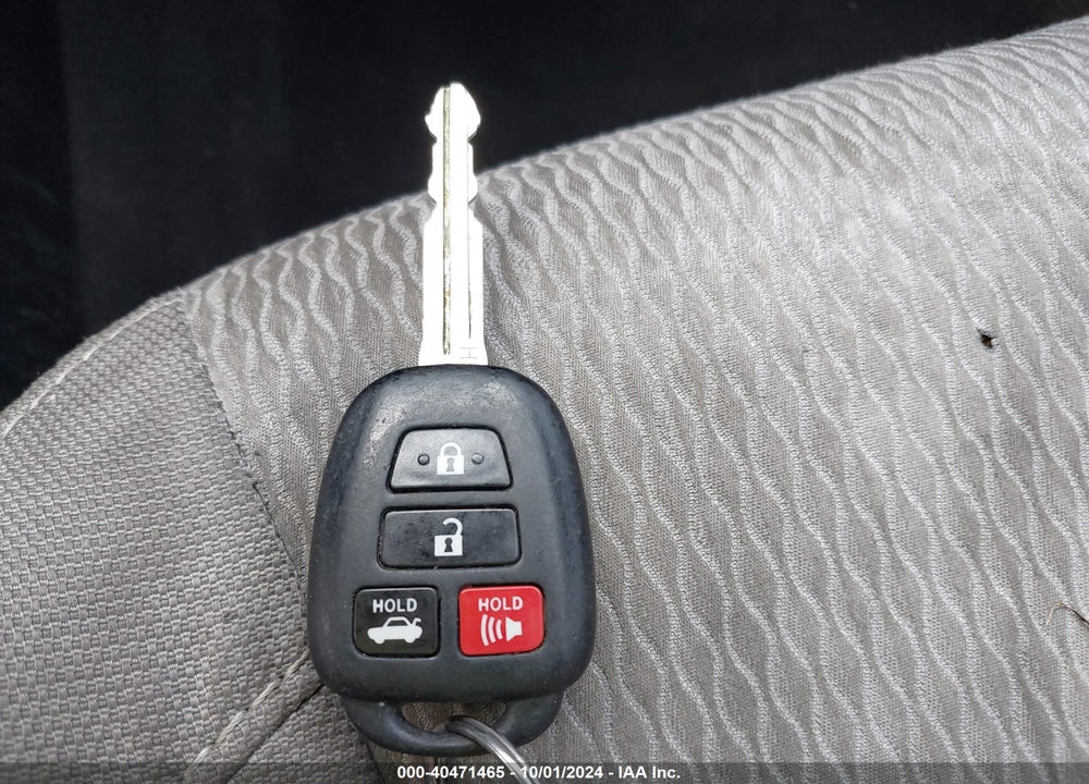 2015 TOYOTA COROLLA LE VIN: 2T1BURHE1FC475480
