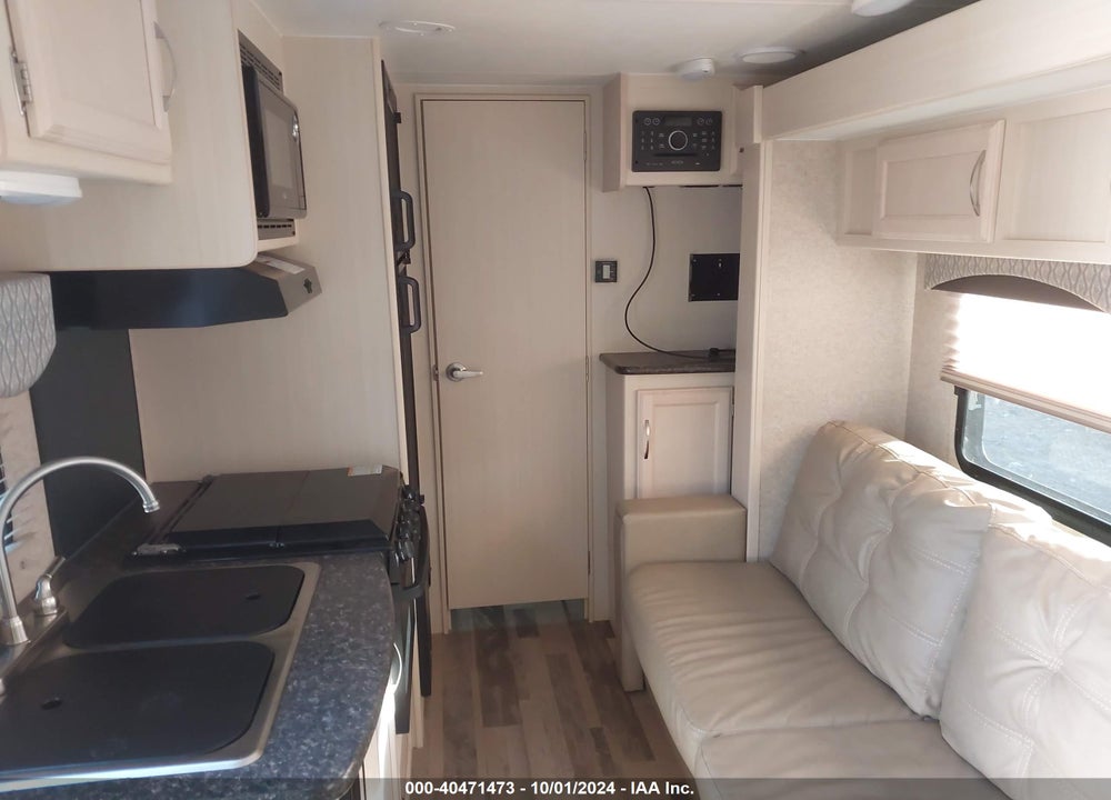 2018 MINNIE MICRO  SERIES VIN: 54CTM2J28J3036449