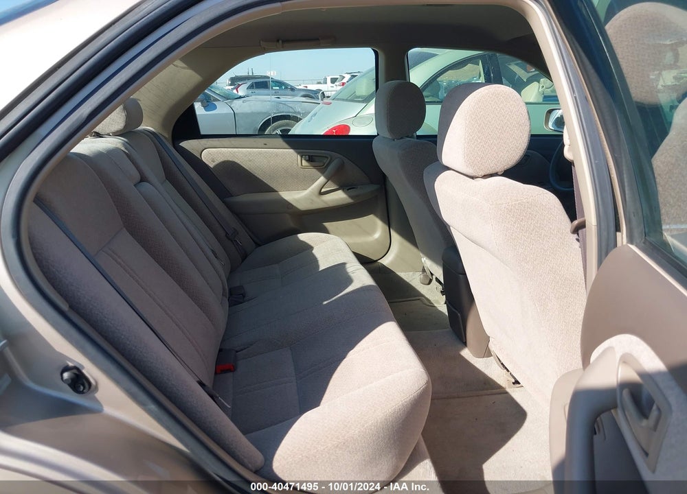 2001 TOYOTA CAMRY LE VIN: JT2BG22K010560495