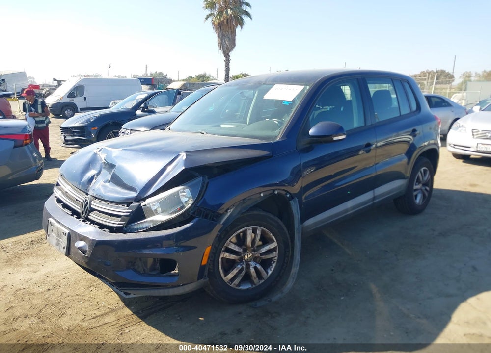 2013 VOLKSWAGEN TIGUAN S VIN: WVGAV3AX2DW562936