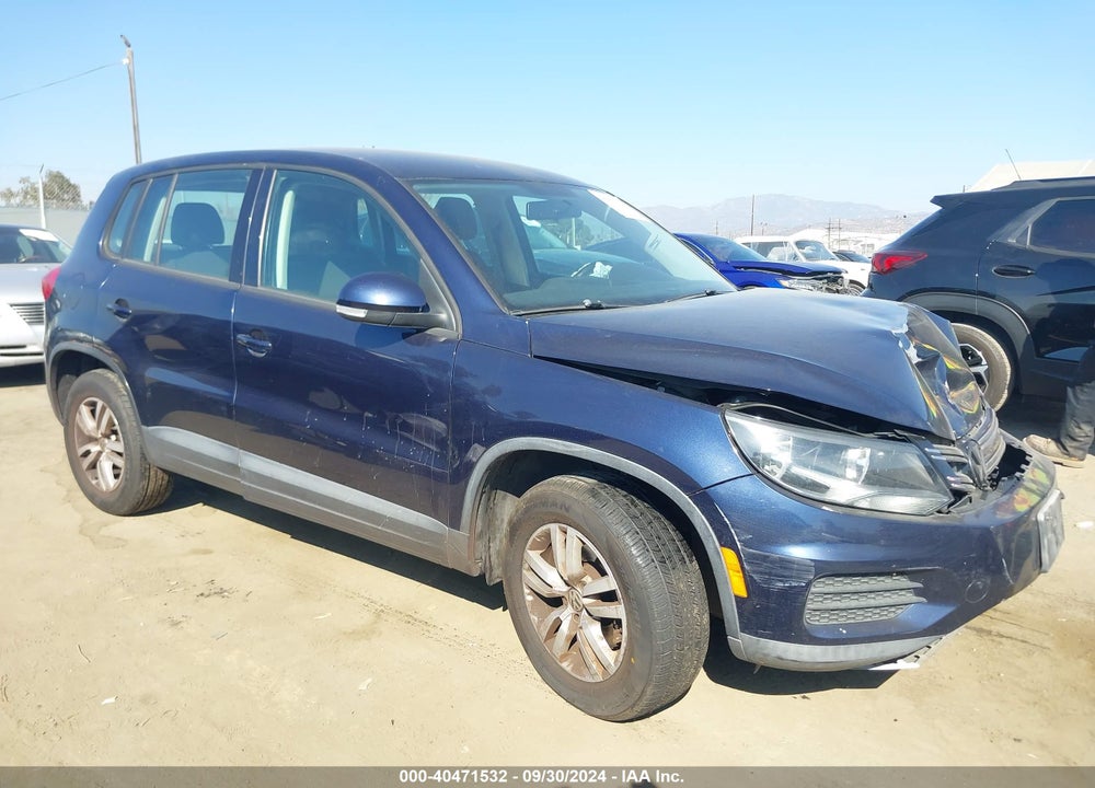 2013 VOLKSWAGEN TIGUAN S VIN: WVGAV3AX2DW562936