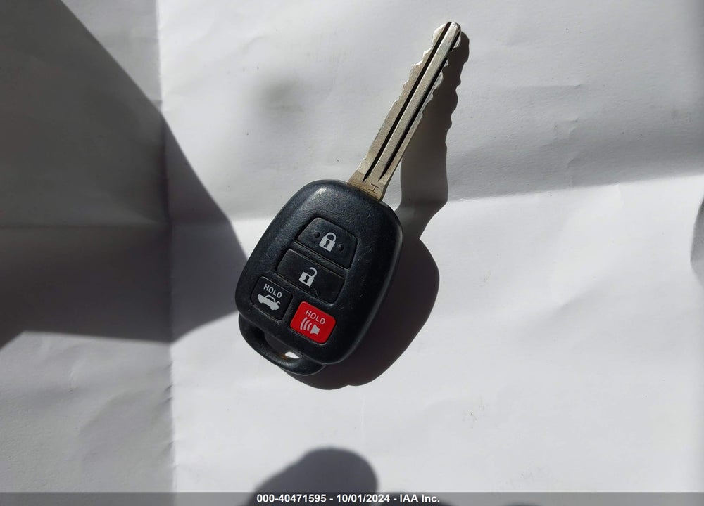 2015 TOYOTA COROLLA LE VIN: 5YFBURHEXFP285550