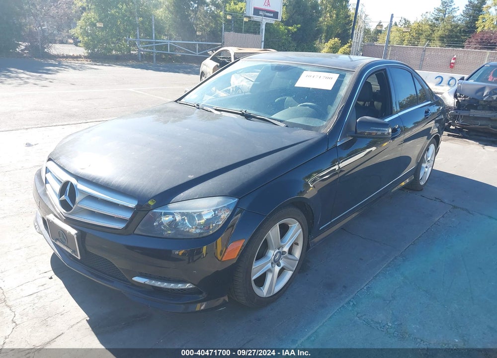 2011 MERCEDES-BENZ C 300 LUXURY/SPORT VIN: WDDGF5EB2BR160468