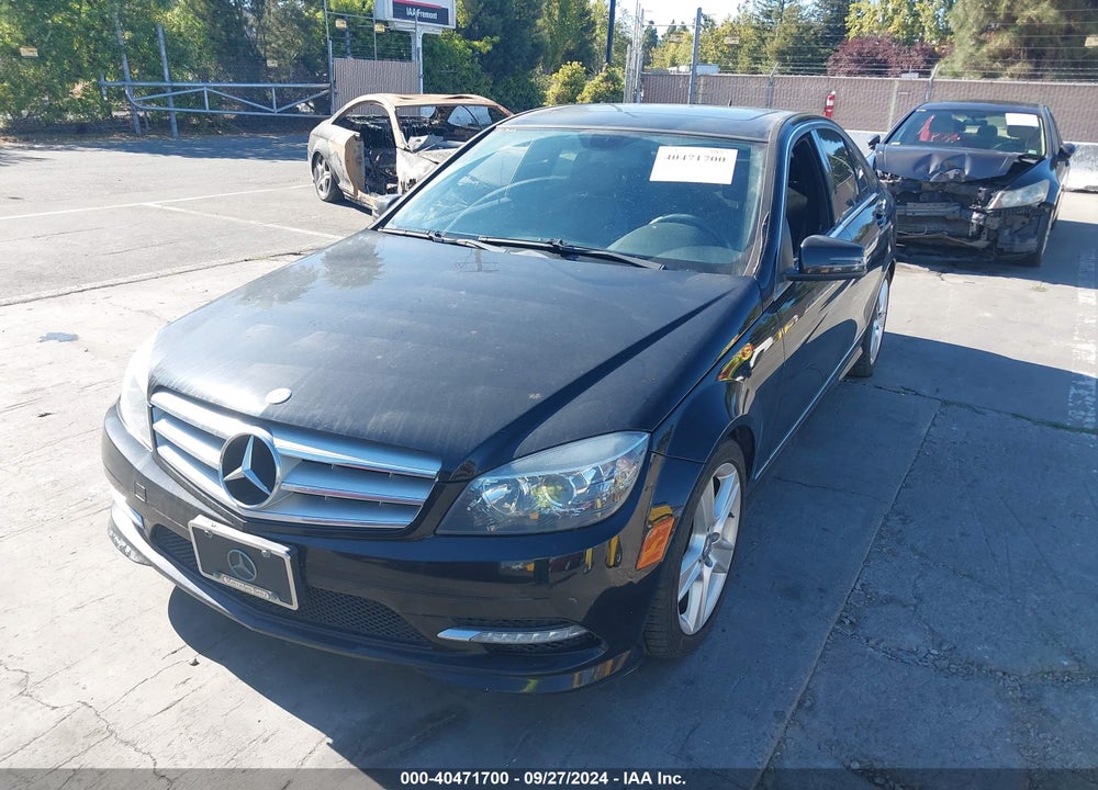 2011 MERCEDES-BENZ C 300 LUXURY/SPORT VIN: WDDGF5EB2BR160468