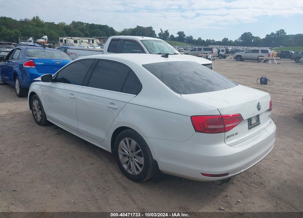 2015 VOLKSWAGEN JETTA 1.8T SE VIN: 3VWD07AJ8FM305816
