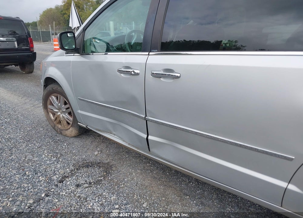 2010 CHRYSLER TOWN & COUNTRY NEW LIMITED VIN: 2A4RR7DXXAR365946