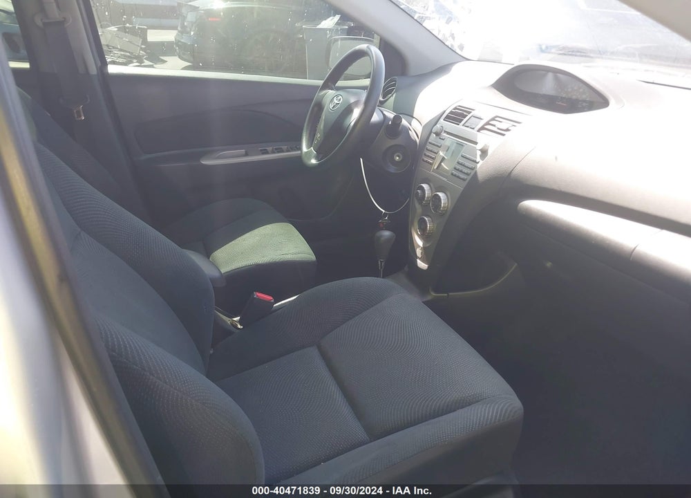 2010 TOYOTA YARIS VIN: JTDBT4K35A4073020