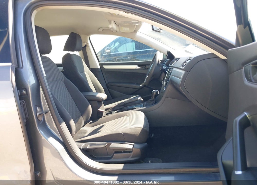 2017 VOLKSWAGEN PASSAT 1.8T S VIN: 1VWAT7A3XHC013245
