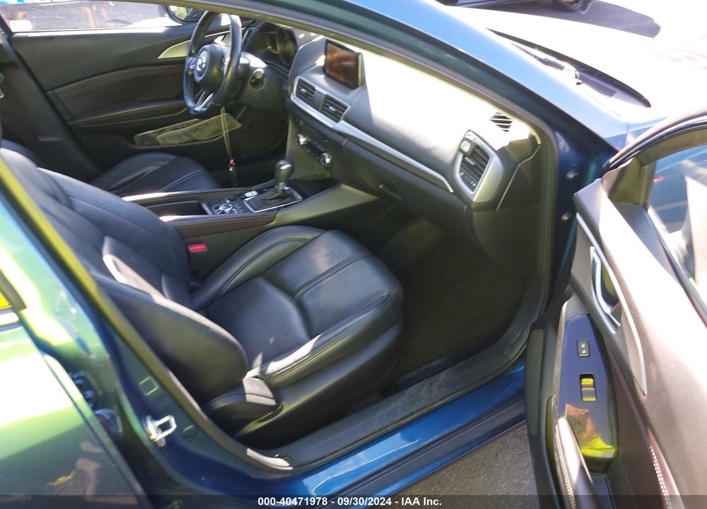 2017 MAZDA 3 4-DOOR TOURING VIN: JM1BN1V70H1120781