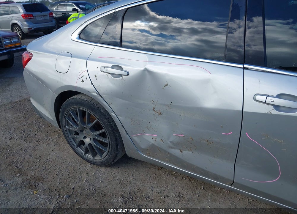 2018 CHEVROLET MALIBU LT VIN: 1G1ZD5ST1JF174442