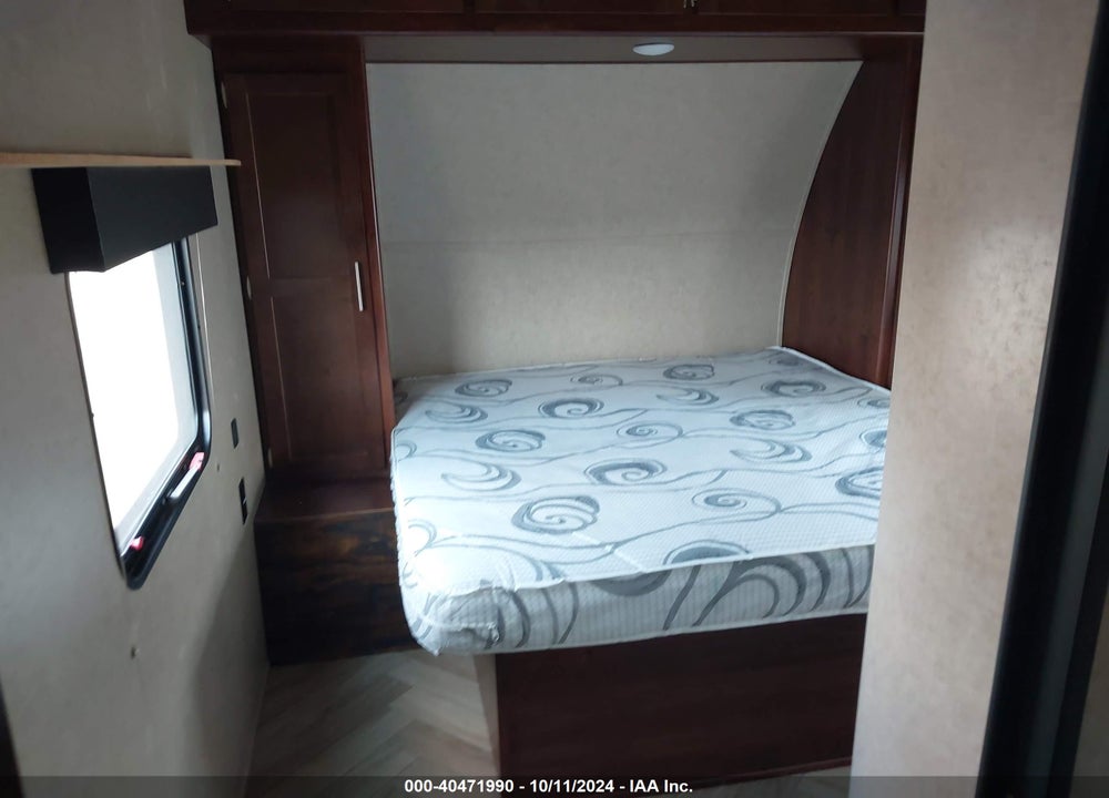 2018 OTHER --- VIN: 5ZT2VGWB0J1000084
