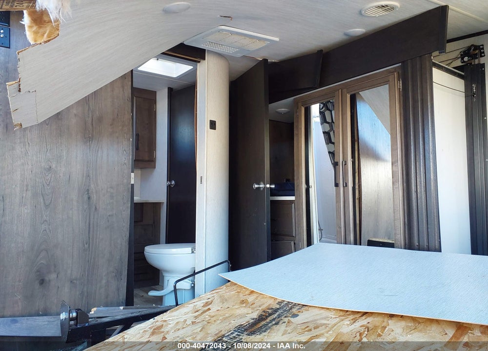 2019 HEARTLAND FIFTH WHEEL TRAVEL TRAILER VIN: 5SFCG4326KE408454