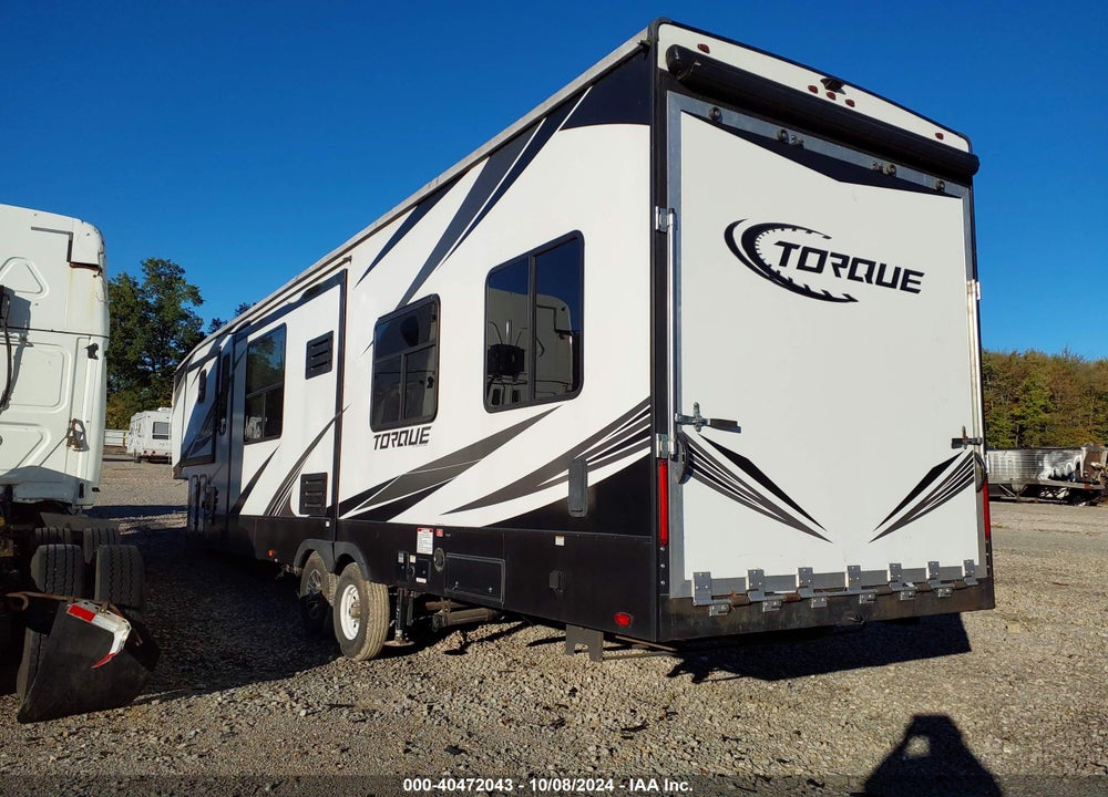 2019 HEARTLAND FIFTH WHEEL TRAVEL TRAILER VIN: 5SFCG4326KE408454