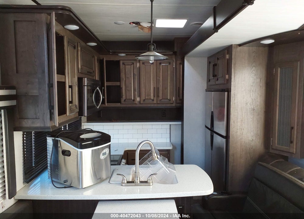 2019 HEARTLAND FIFTH WHEEL TRAVEL TRAILER VIN: 5SFCG4326KE408454