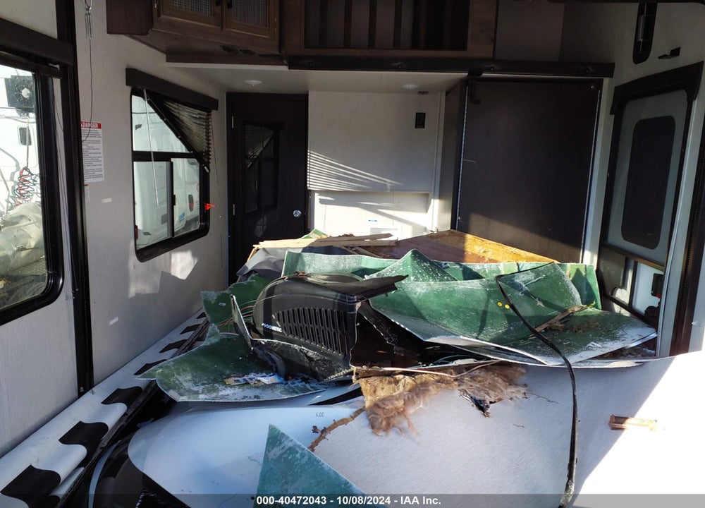 2019 HEARTLAND FIFTH WHEEL TRAVEL TRAILER VIN: 5SFCG4326KE408454