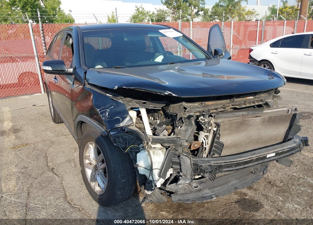 2014 KIA SORENTO LX VIN: 5XYKT3A60EG484175