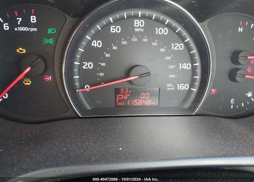 2014 KIA SORENTO LX VIN: 5XYKT3A60EG484175