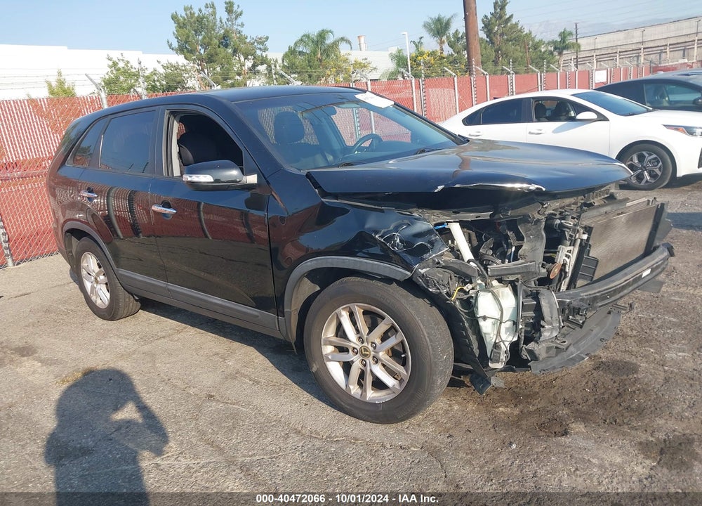 2014 KIA SORENTO LX VIN: 5XYKT3A60EG484175