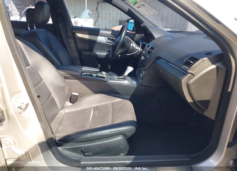 2008 MERCEDES-BENZ C 300 LUXURY/SPORT VIN: WDDGF54X58R022087