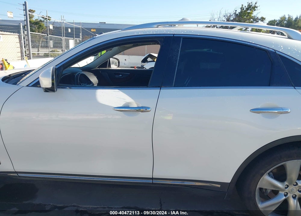 2009 INFINITI FX50 VIN: JNRBS18W69M201067