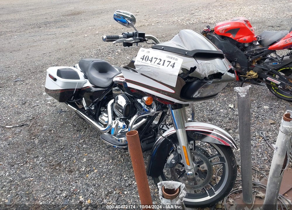 2015 HARLEY-DAVIDSON FLTRXS ROAD GLIDE SPECIAL VIN: 1HD1KTM10FB624508