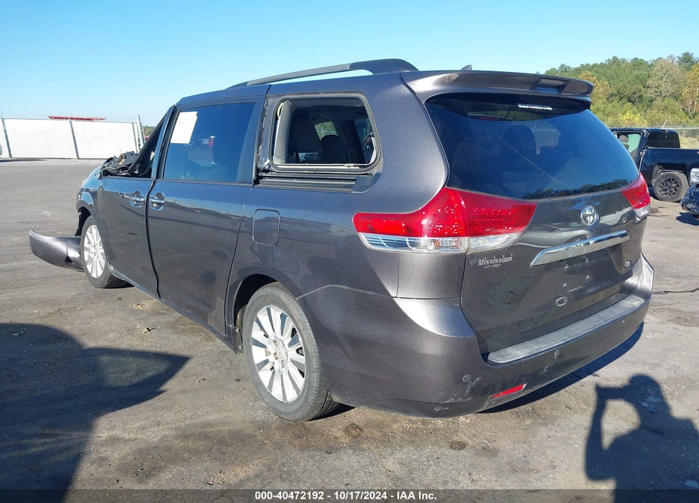 2011 TOYOTA SIENNA LIMITED V6 VIN: 5TDYK3DC2BS058520