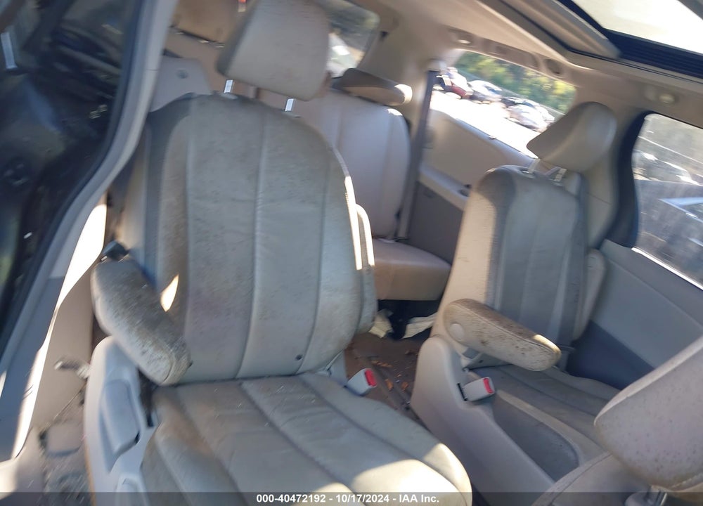 2011 TOYOTA SIENNA LIMITED V6 VIN: 5TDYK3DC2BS058520