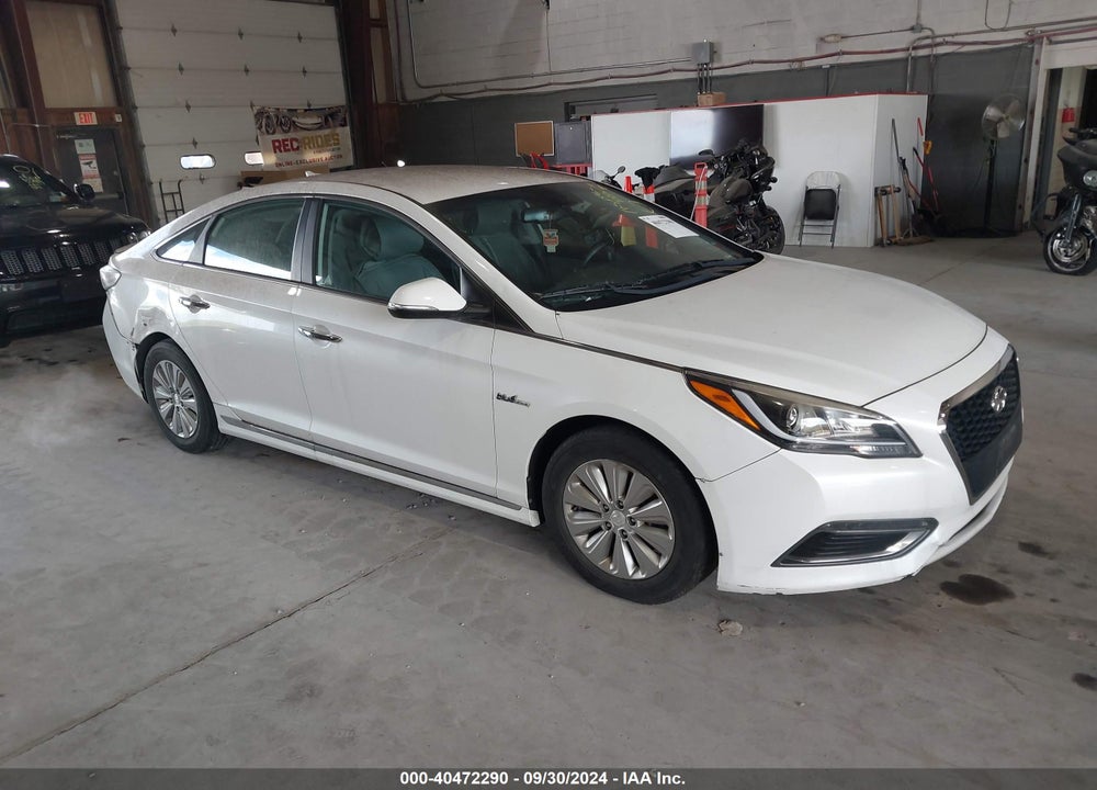 2017 HYUNDAI SONATA HYBRID SE VIN: KMHE24L10HA043458