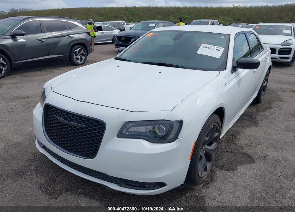 2022 CHRYSLER 300 TOURING VIN: 2C3CCAAG0NH256572