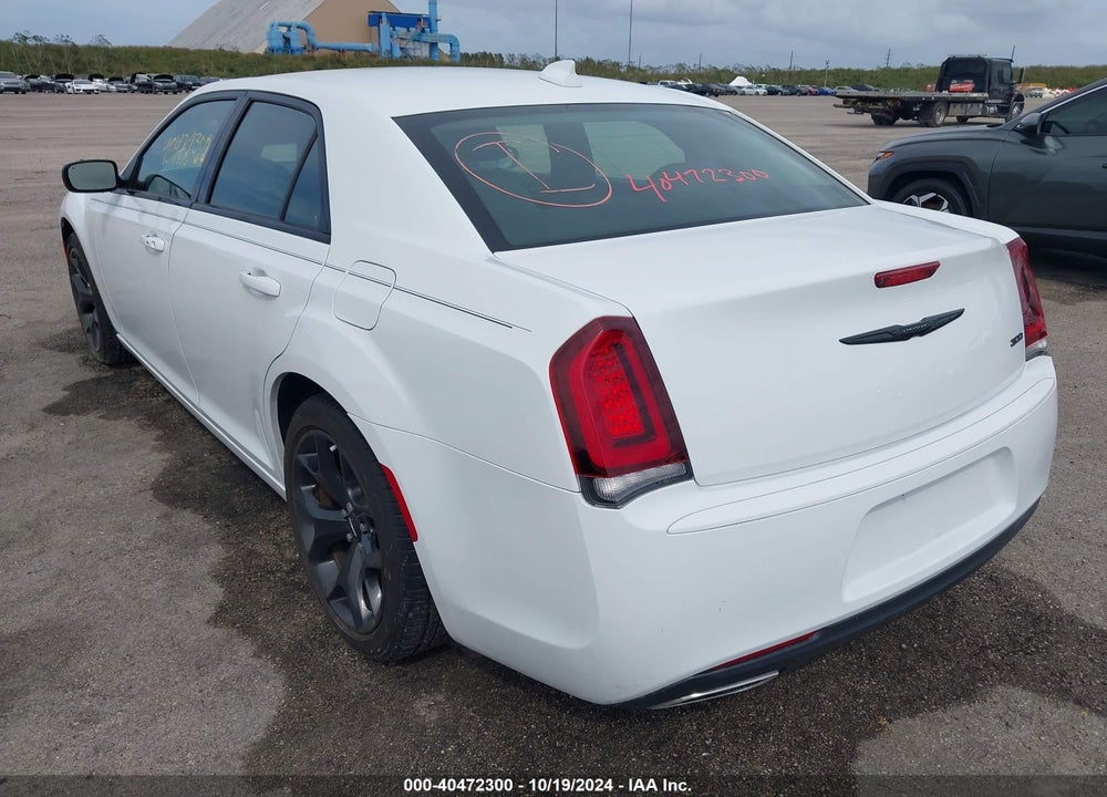 2022 CHRYSLER 300 TOURING VIN: 2C3CCAAG0NH256572