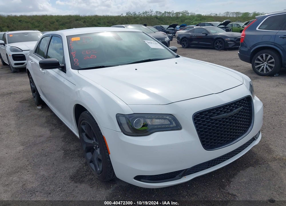 2022 CHRYSLER 300 TOURING VIN: 2C3CCAAG0NH256572