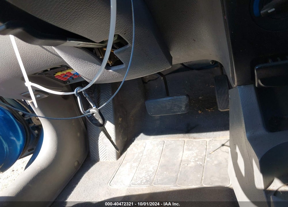 2003 KIA RIO VIN: KNADC125536273411