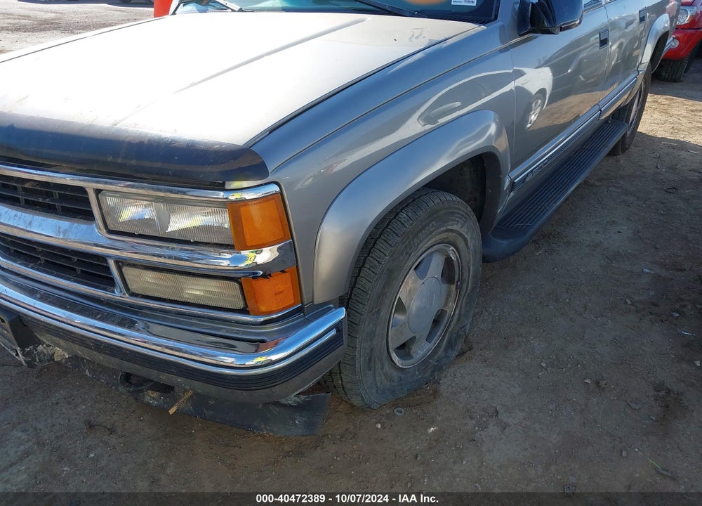1999 CHEVROLET SUBURBAN 1500 LT VIN: 1GNFK16R4XJ569946