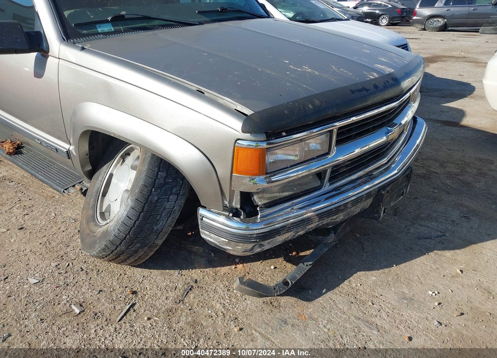 1999 CHEVROLET SUBURBAN 1500 LT VIN: 1GNFK16R4XJ569946