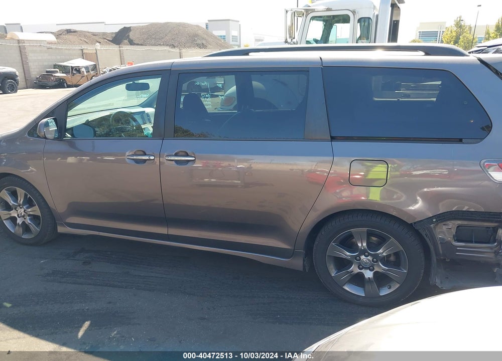 2015 TOYOTA SIENNA SE 8 PASSENGER VIN: 5TDXK3DC4FS642757