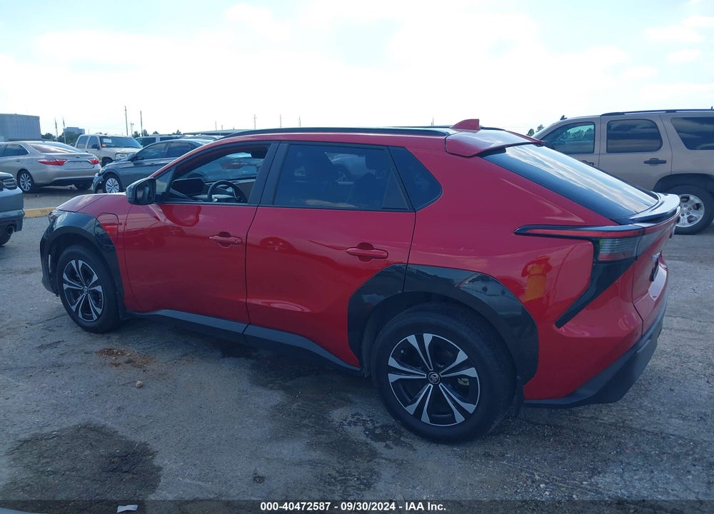2023 TOYOTA BZ4X XLE VIN: JTMAAAAA9PA022453
