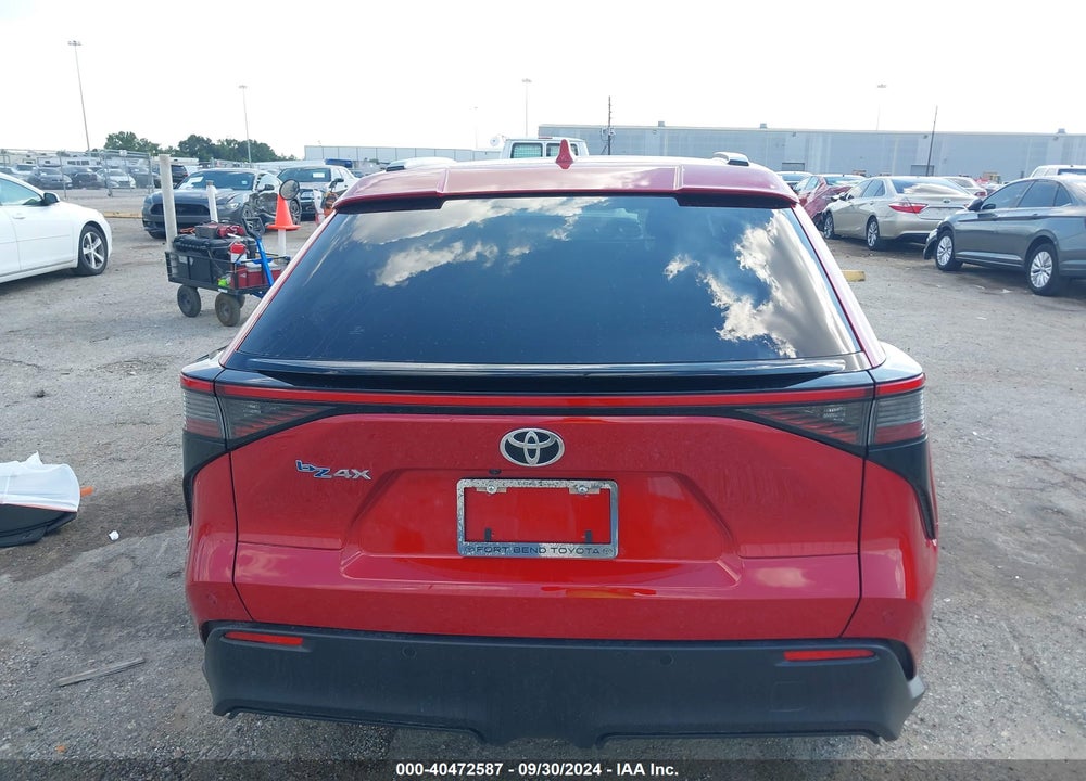 2023 TOYOTA BZ4X XLE VIN: JTMAAAAA9PA022453
