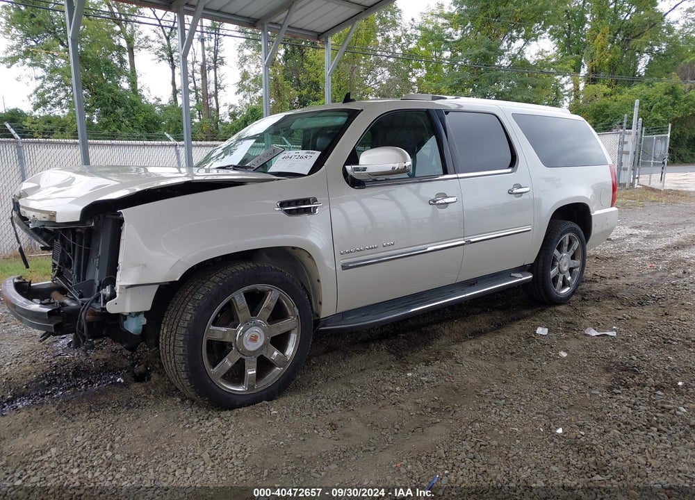 2014 CADILLAC ESCALADE ESV LUXURY VIN: 1GYS4HEF1ER212072