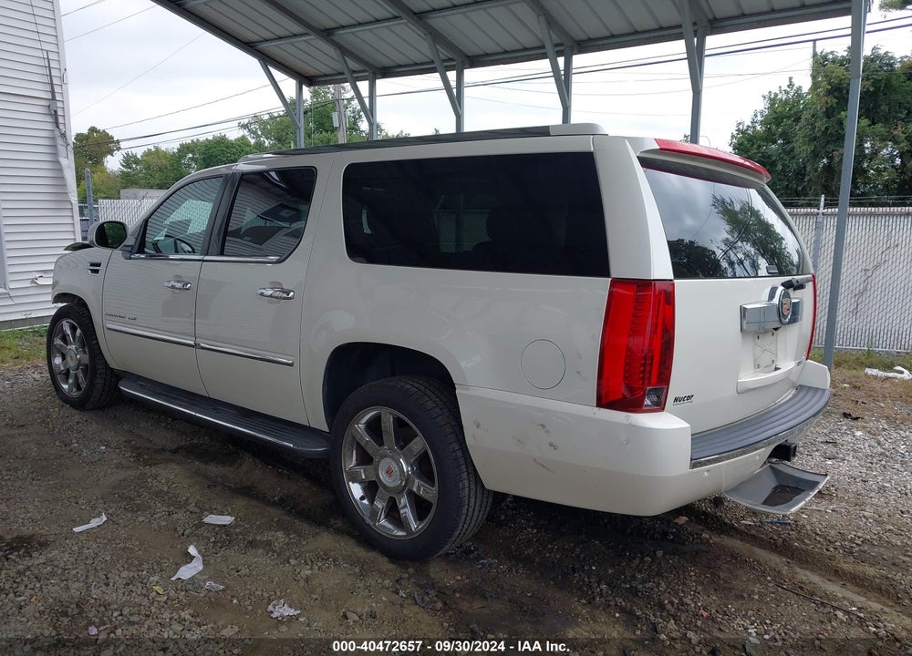 2014 CADILLAC ESCALADE ESV LUXURY VIN: 1GYS4HEF1ER212072