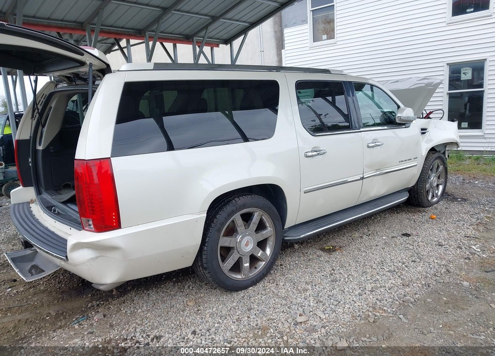 2014 CADILLAC ESCALADE ESV LUXURY VIN: 1GYS4HEF1ER212072