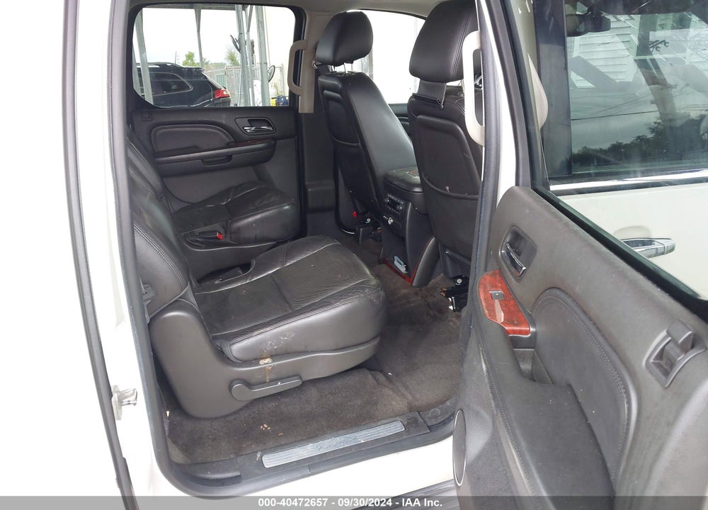 2014 CADILLAC ESCALADE ESV LUXURY VIN: 1GYS4HEF1ER212072