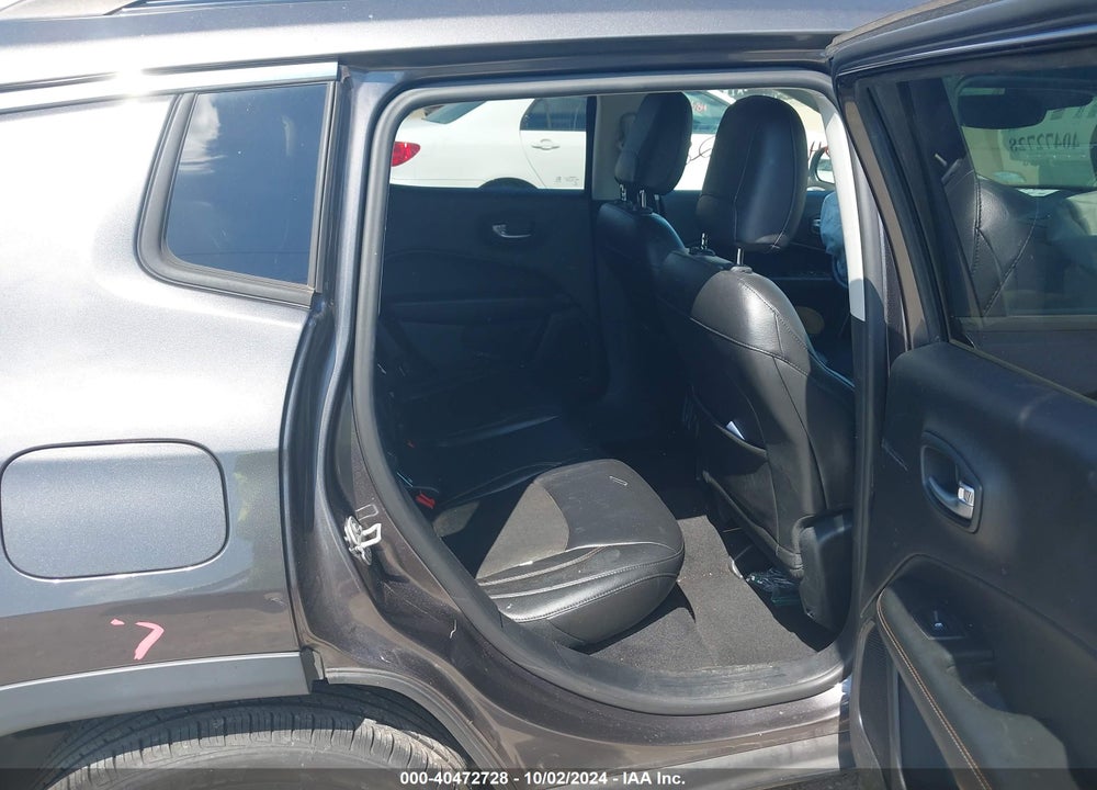 2018 JEEP COMPASS LATITUDE FWD VIN: 3C4NJCBB8JT193392