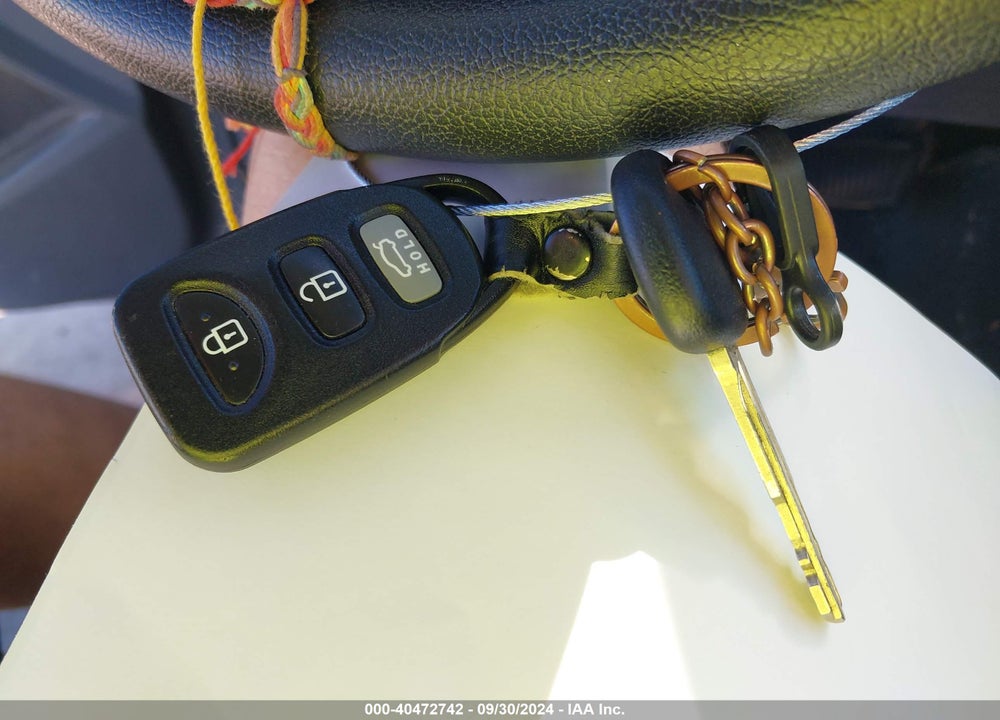 2012 HYUNDAI ELANTRA GLS VIN: 5NPDH4AE8CH146584