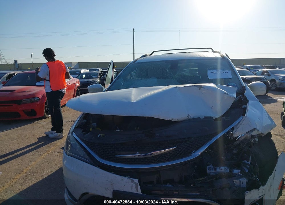 2019 CHRYSLER PACIFICA TOURING L VIN: 2C4RC1BG1KR626776
